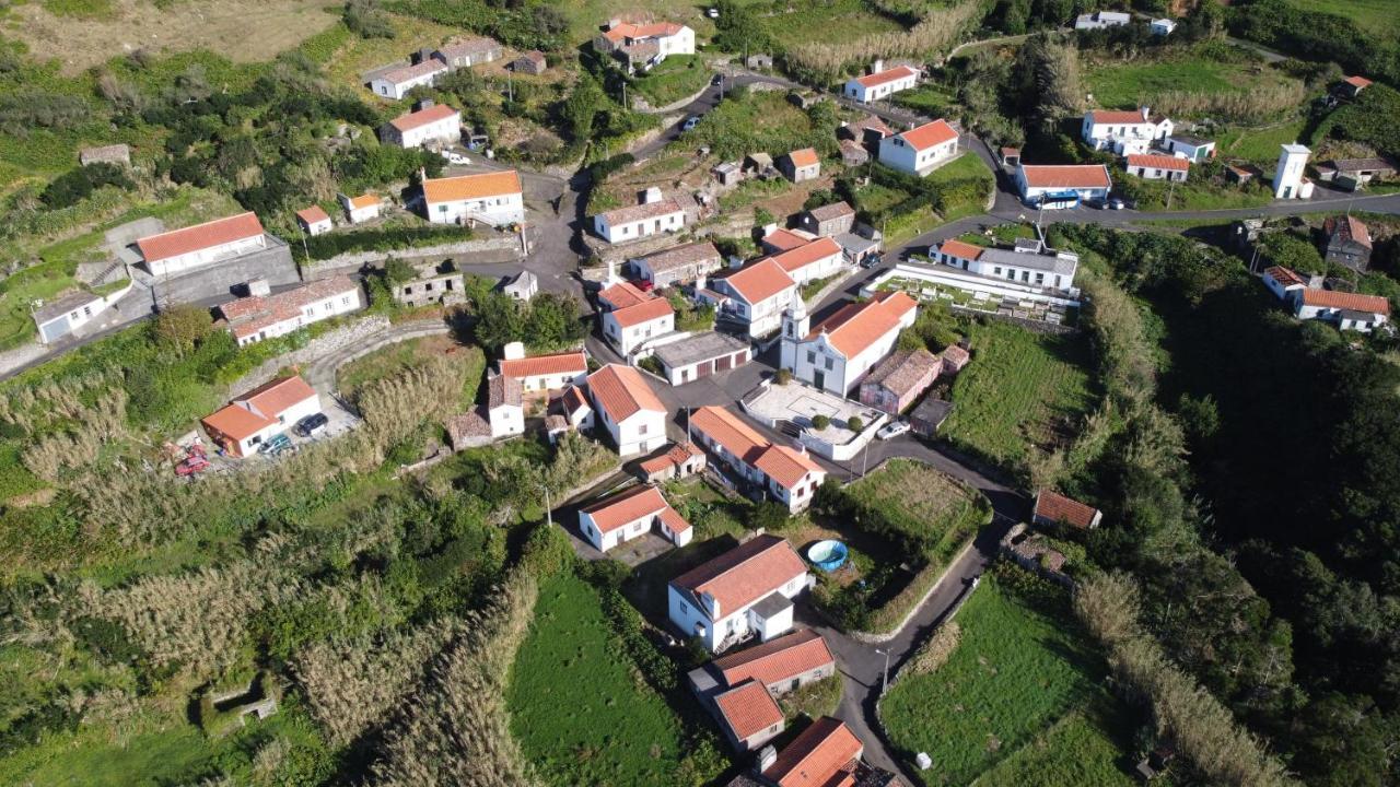 Alojamento Local M&I Lajes das Flores Exteriör bild